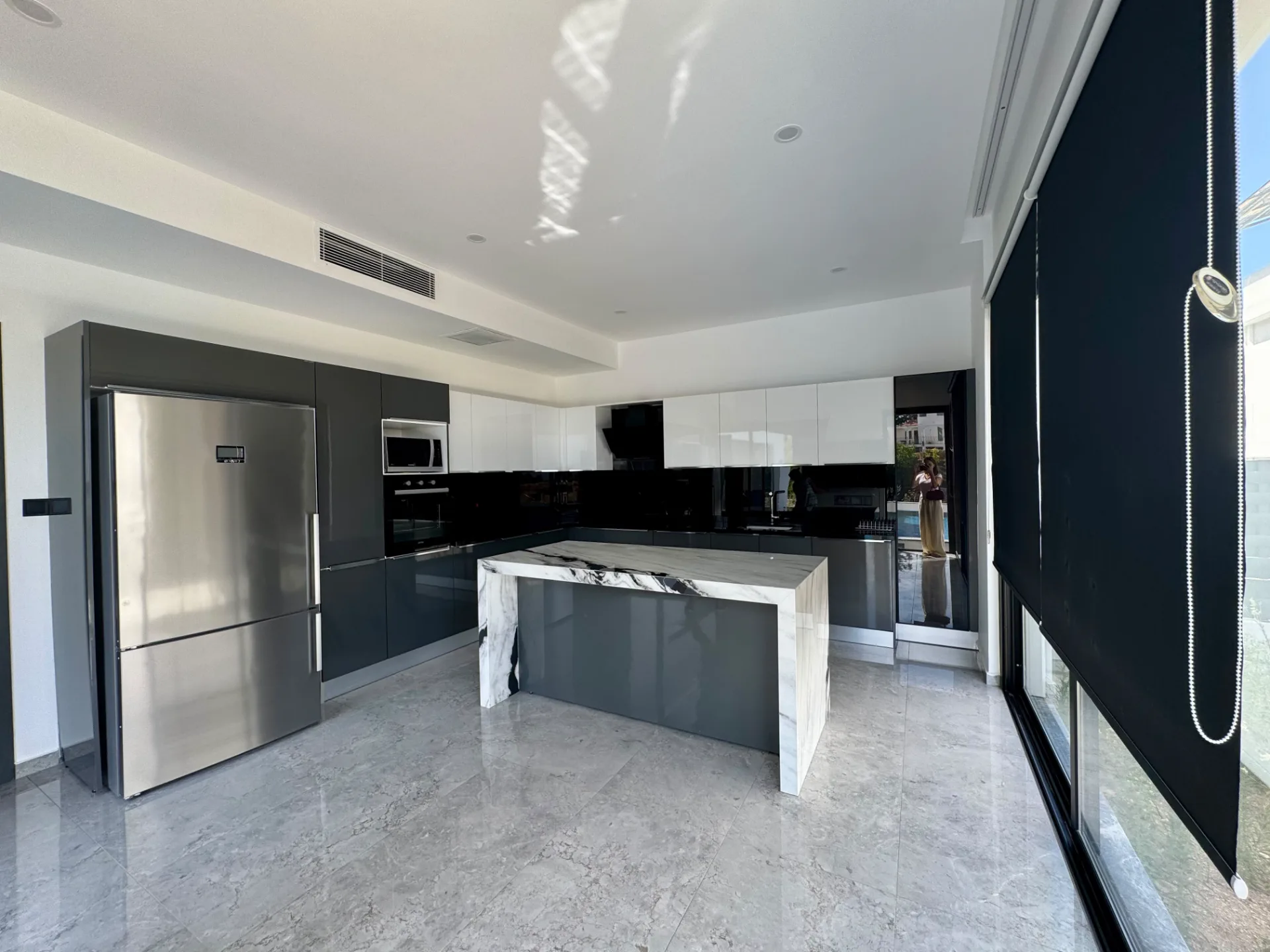 Çatalköy’de Sonsuzluk Havuzlu, Panoramik Manzaralı Sıfır 4+1 Kiralık Villa — 6