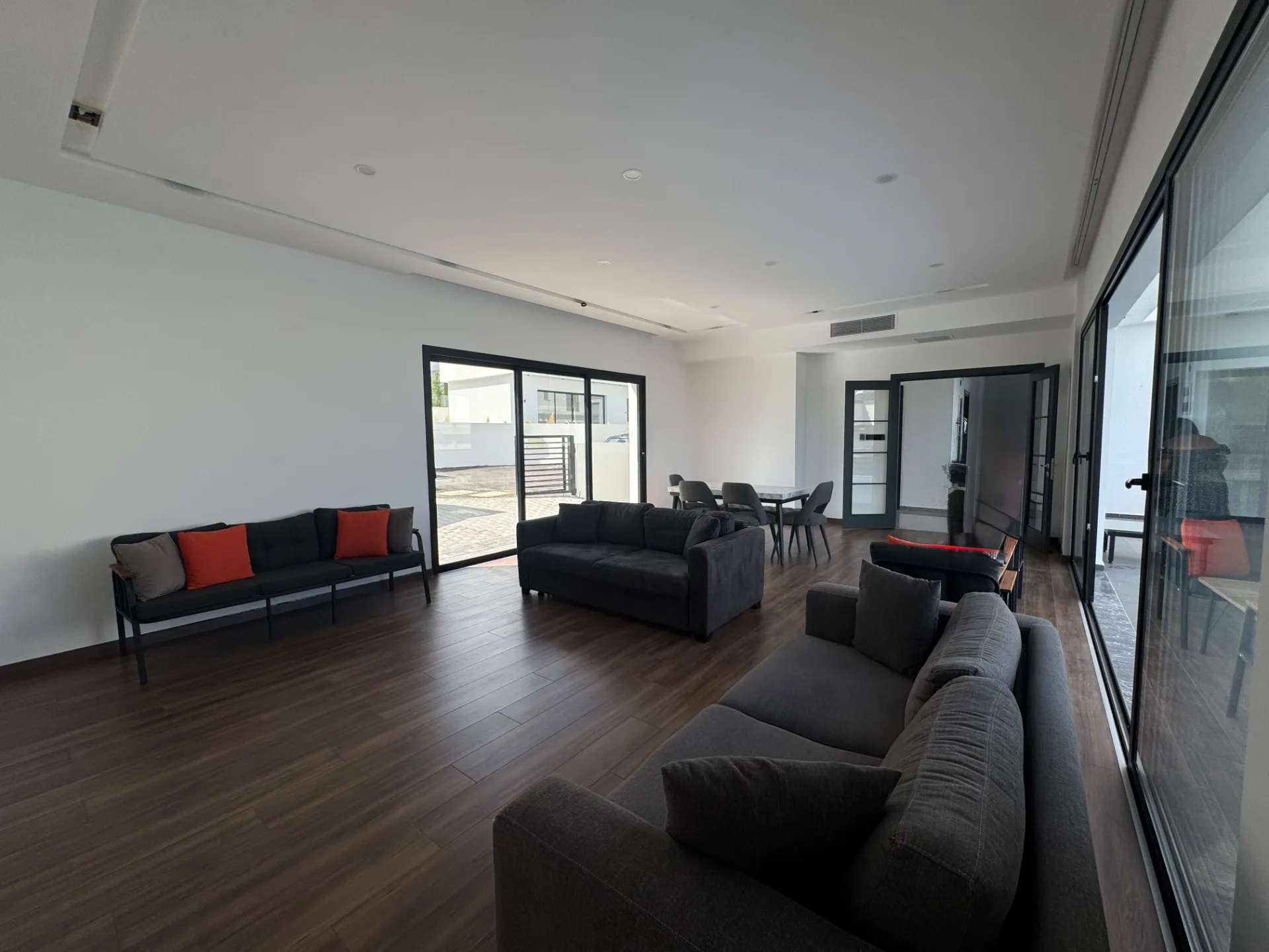 Çatalköy’de Sonsuzluk Havuzlu, Panoramik Manzaralı Sıfır 4+1 Kiralık Villa — 19