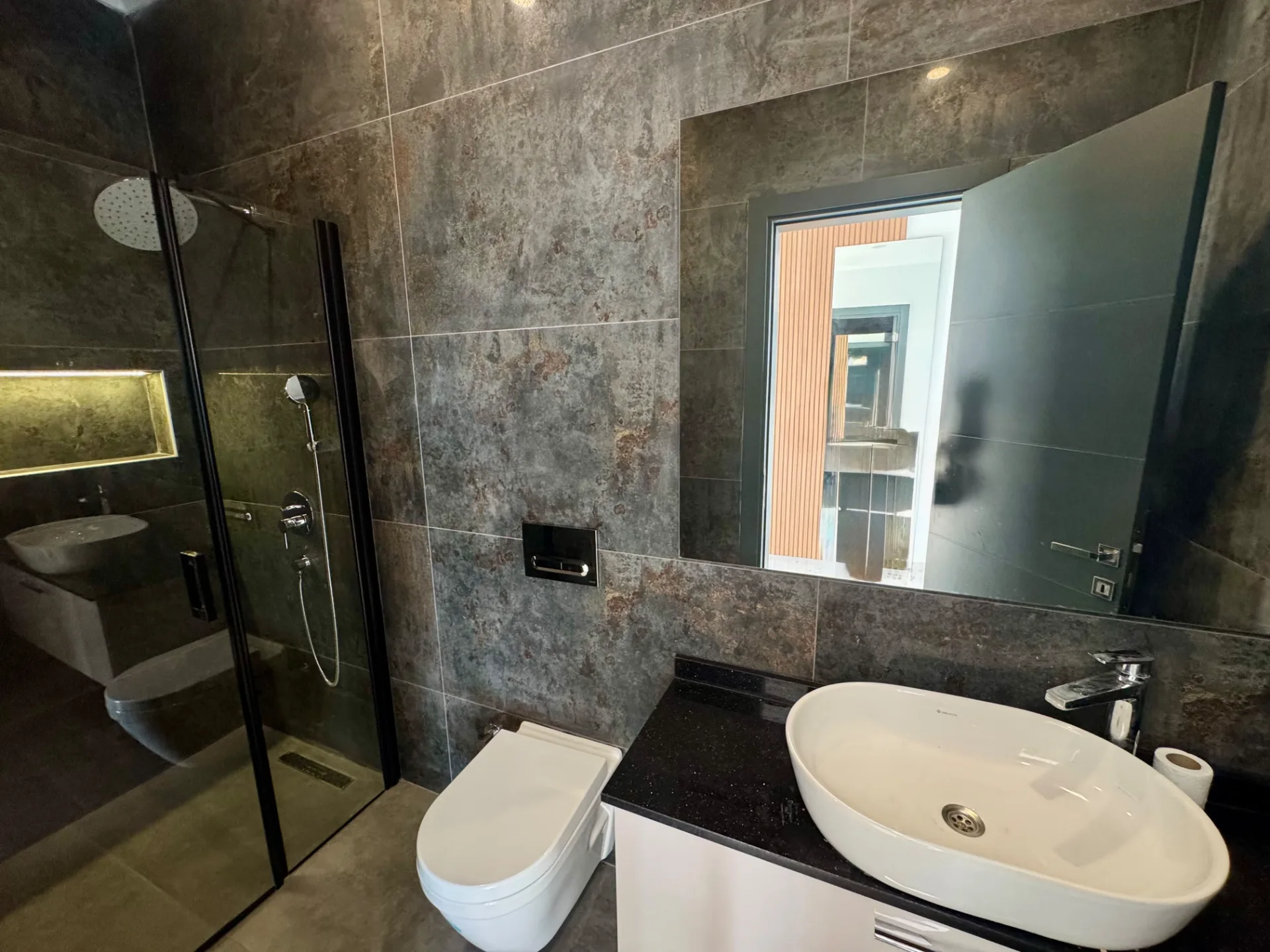 Çatalköy’de Sonsuzluk Havuzlu, Panoramik Manzaralı Sıfır 4+1 Kiralık Villa — 25
