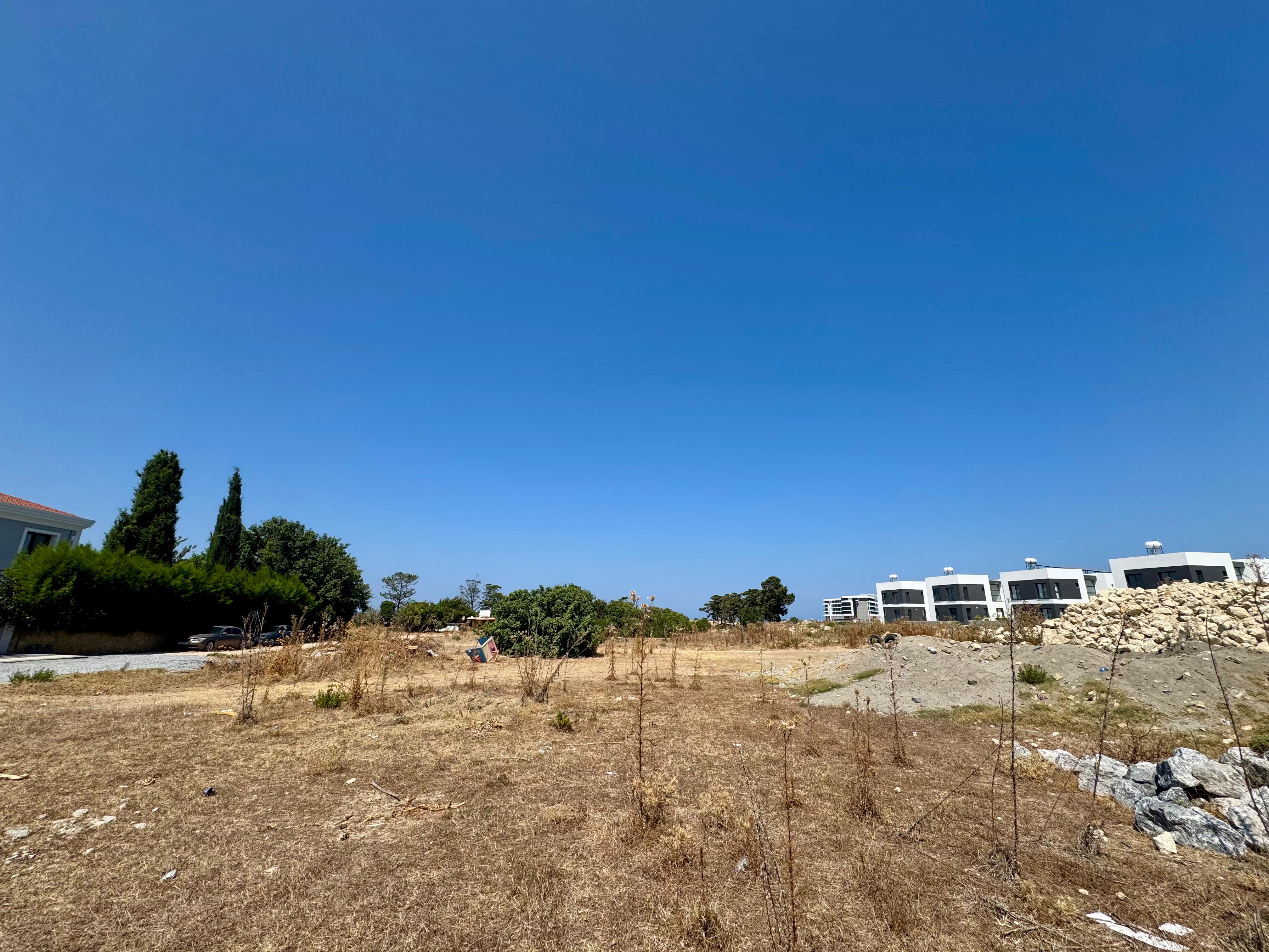 Ozanköy–Çatalköy Sınırında Yatırımlık Arsa | Yaklaşık 7.700 m² — Chapter One Realty