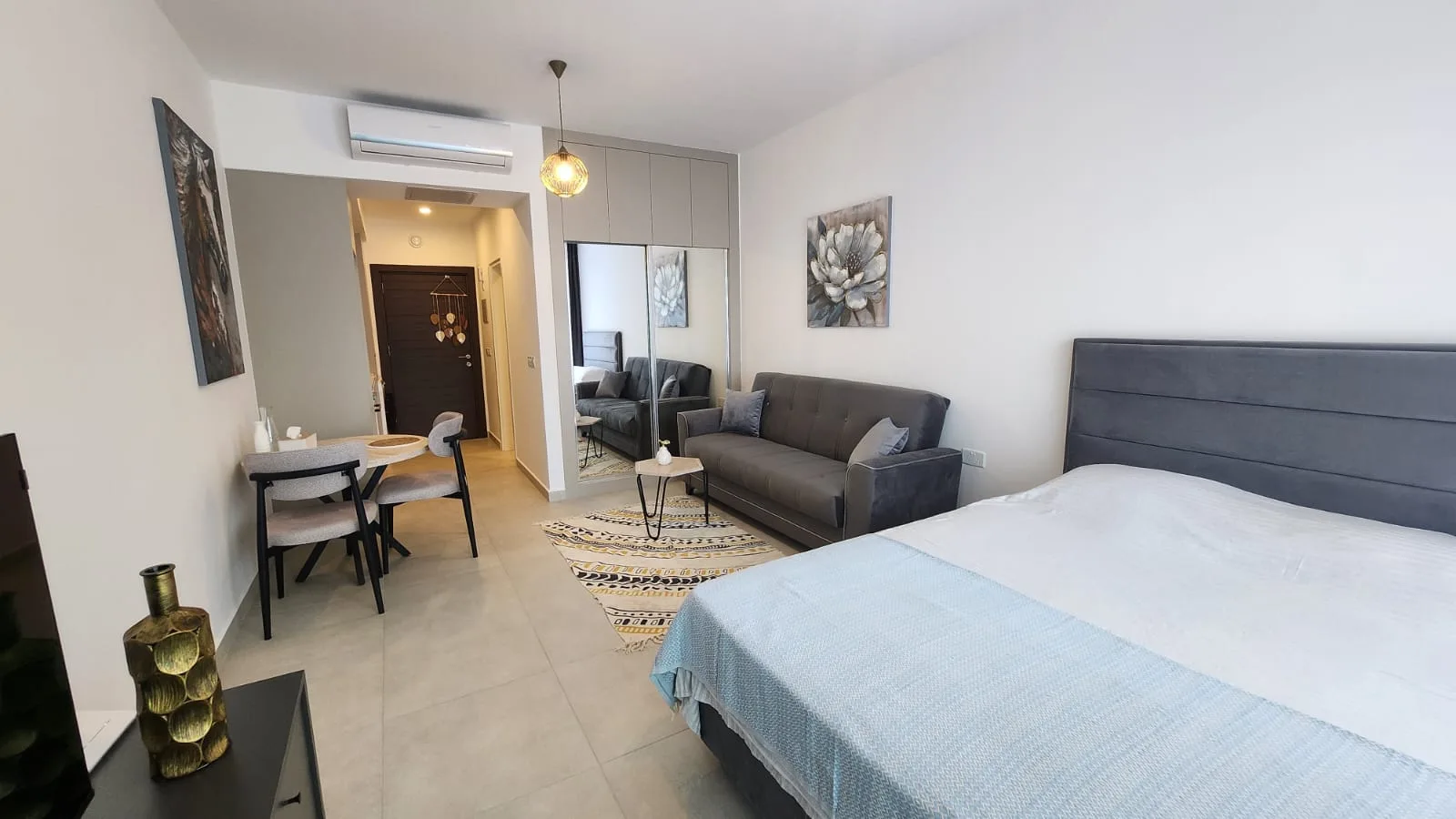 Esentepe’de Özel Teraslı Zemin Kat Stüdyo — Aidat Dahil £500 — Chapter One Realty