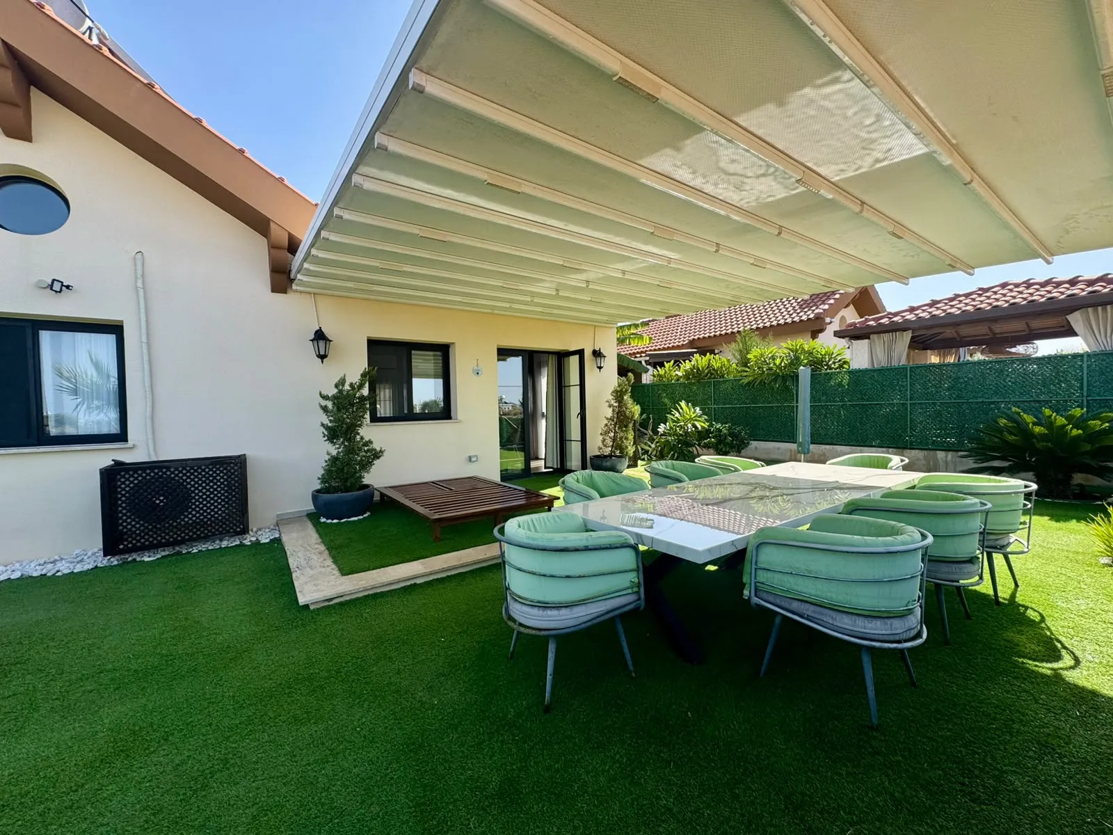 🏡 VOLL MÖBLIERTE VILLA MIT 2 SCHLAFZIMMERN UND GARTEN — £185.000