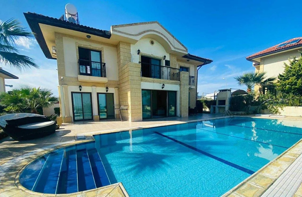 Furnished 3-Bedroom Villa with Private Pool in Karşıyaka — £1,500/month | C1-0159
