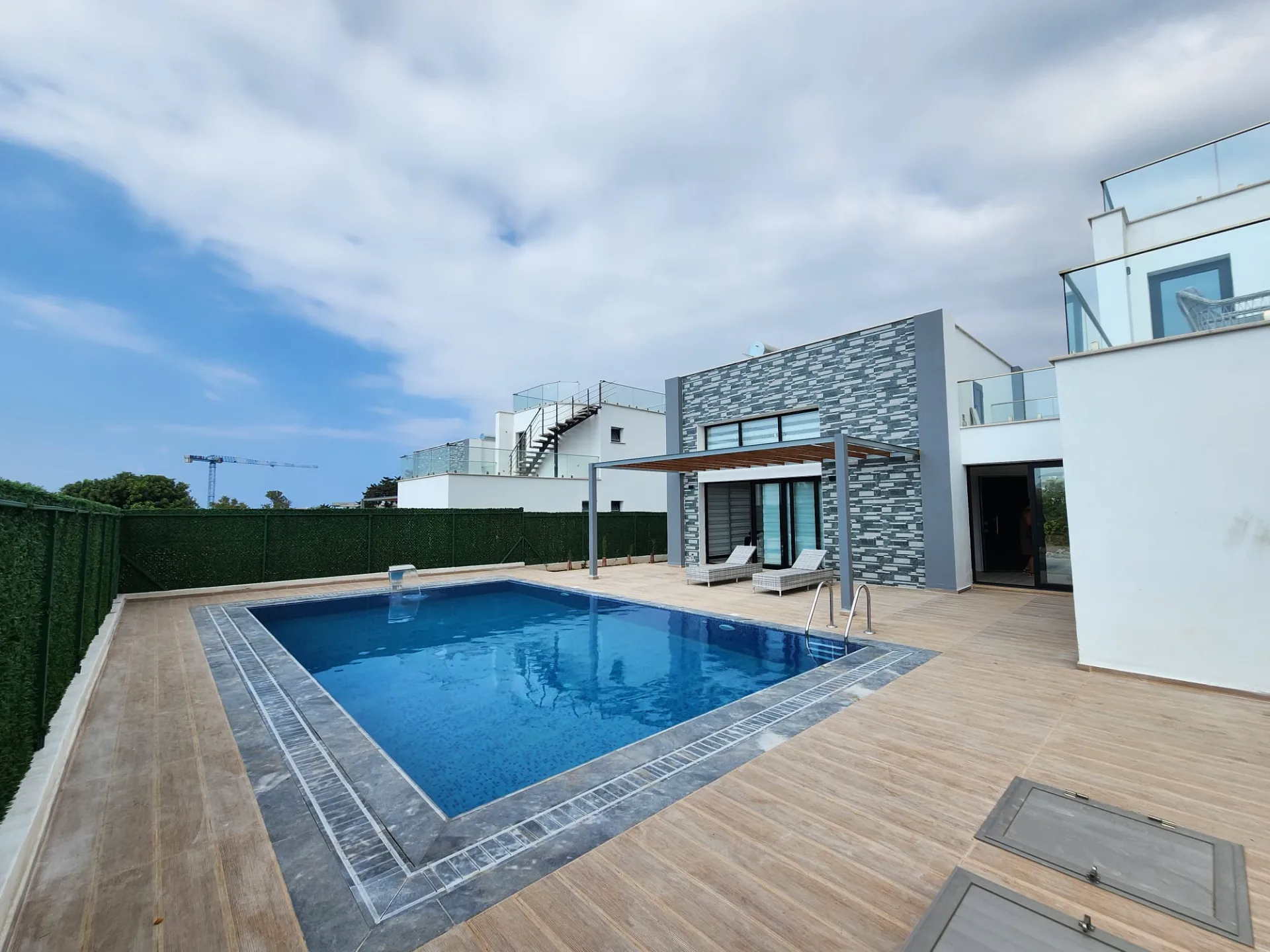 Villa mit 3 Schlafzimmern und Privatpool zur Miete in Lapta | C1-0012