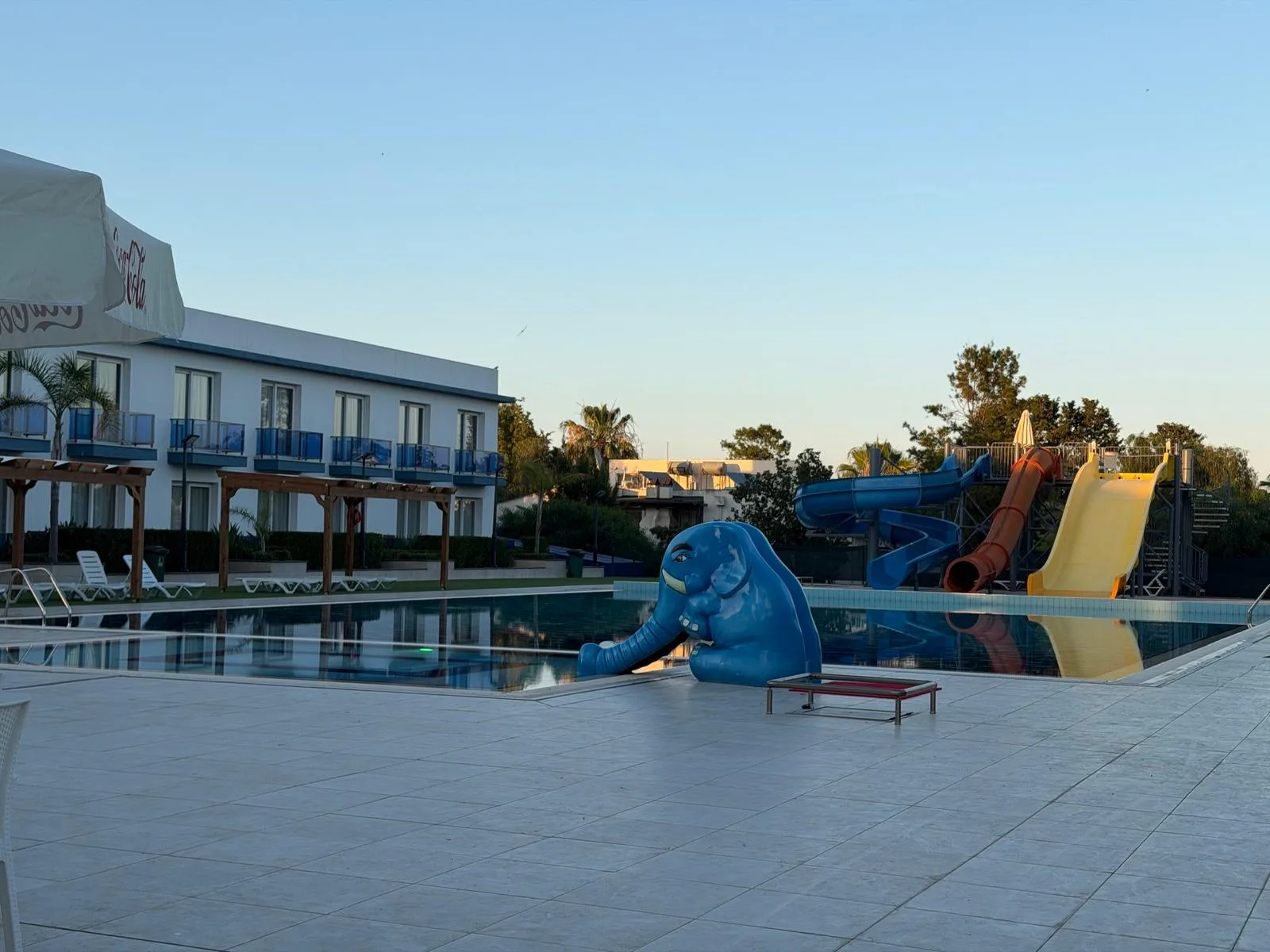 Furnished Studio with Communal Pool in Long Beach — €300/month