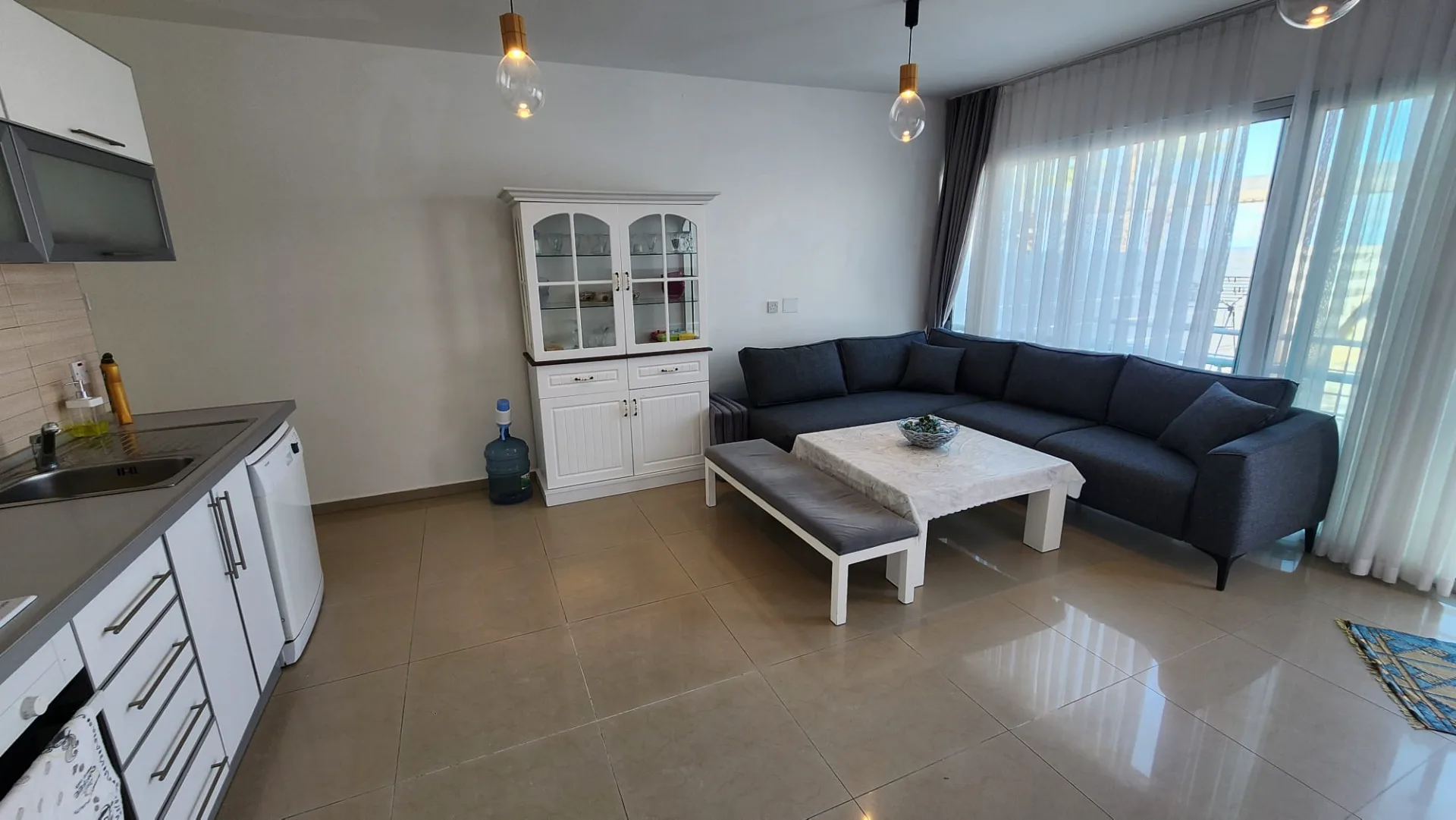 Furnished Beachfront 2-Bedroom Apartment in Karaoğlanoğlu — £1,000/month