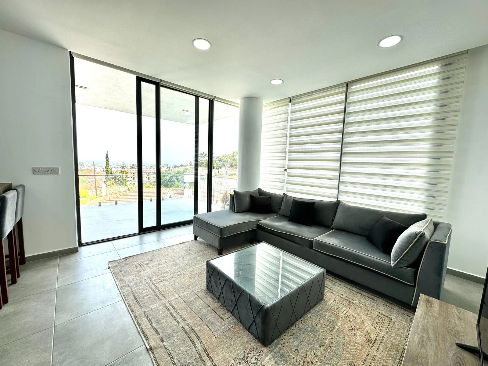 Fully Furnished 2-Bedroom Apartment with Private Terrace in Alsancak — £850/month