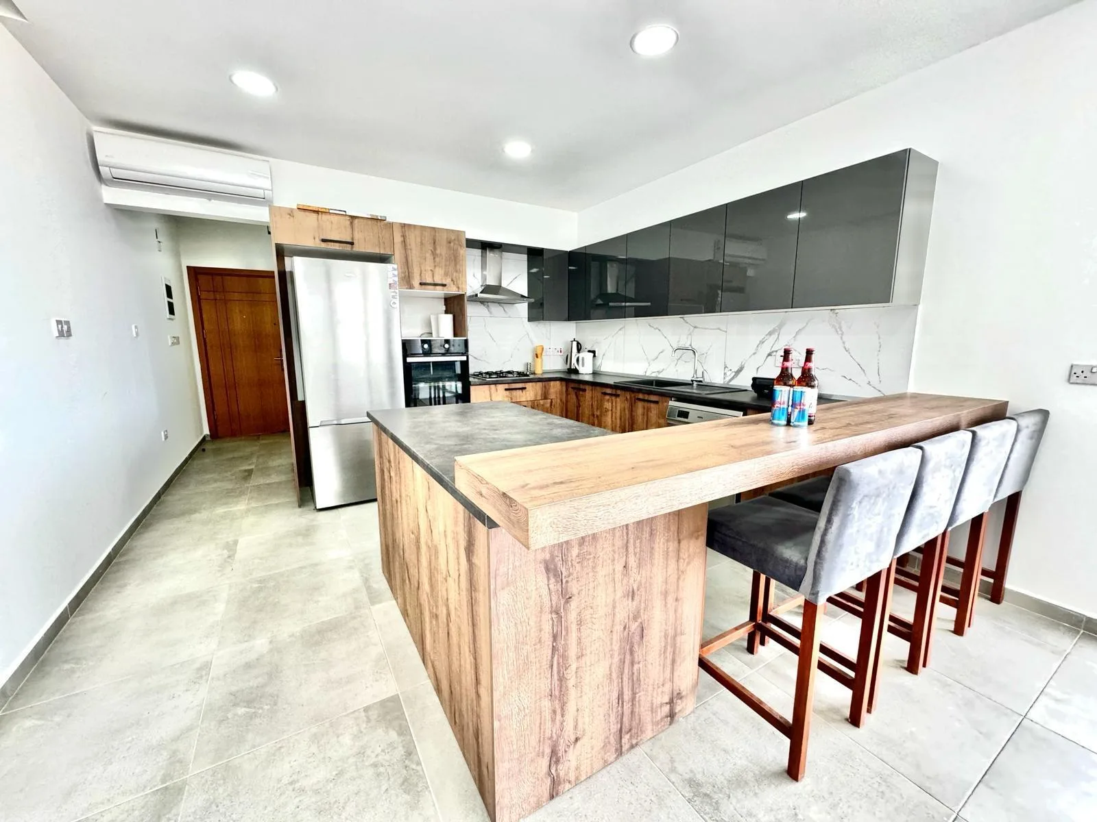 Fully Furnished 2-Bedroom Apartment with Private Terrace in Alsancak — £850/month