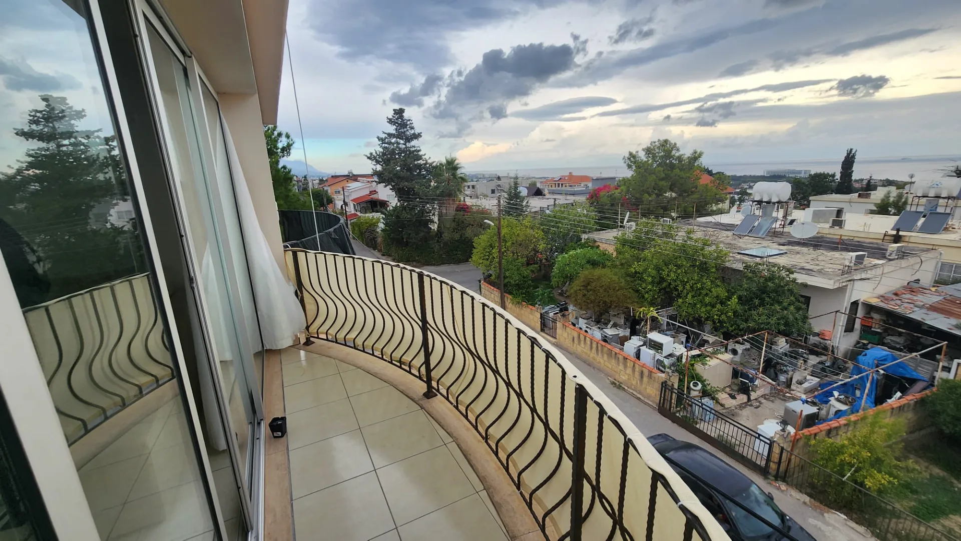 Unmöblierte 2-Zimmer-Wohnung mit Meerblick in Çatalköy — £500 monatlich