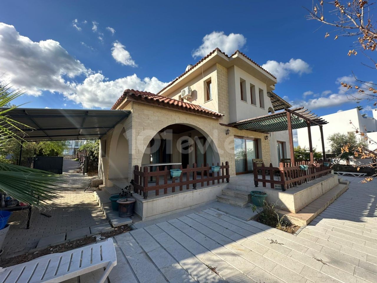 Möblierte Villa mit 3 Schlafzimmern in Esentepe — £1.000/Monat
