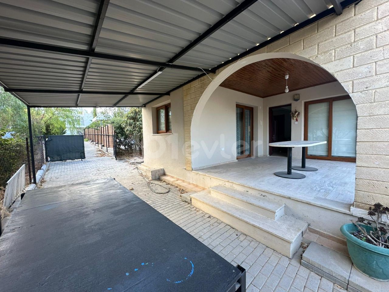 Möblierte Villa mit 3 Schlafzimmern in Esentepe — £1.000/Monat