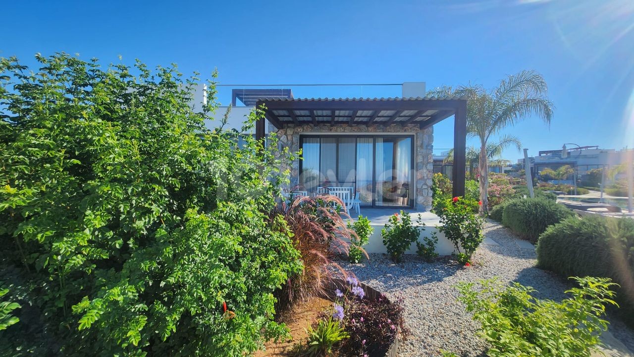 Möblierte Villa mit 3 Schlafzimmern und Meerblick in Esentepe — £330.000 | C1-0170