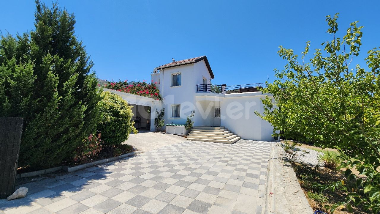 4-Bedroom Villa in Alsancak, Kyrenia