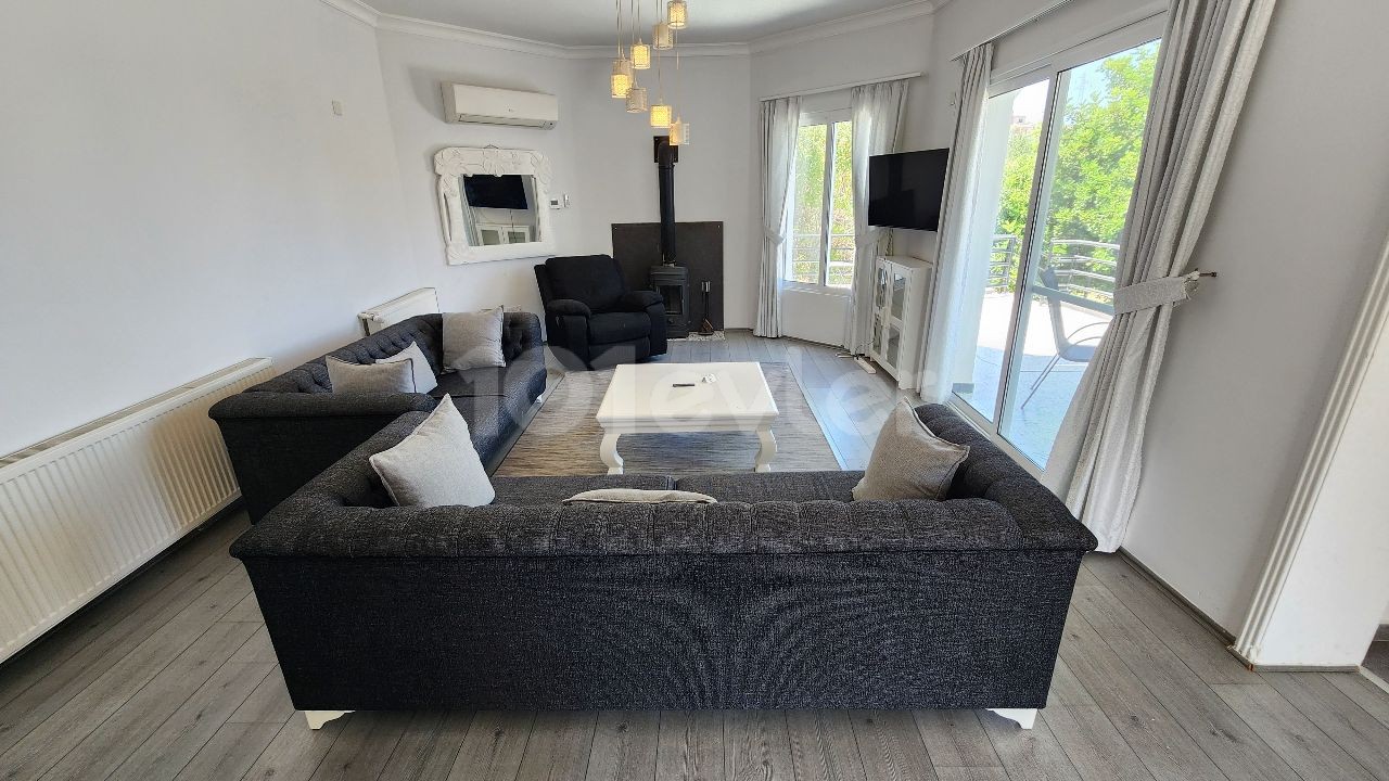 4-Bedroom Villa in Alsancak, Kyrenia