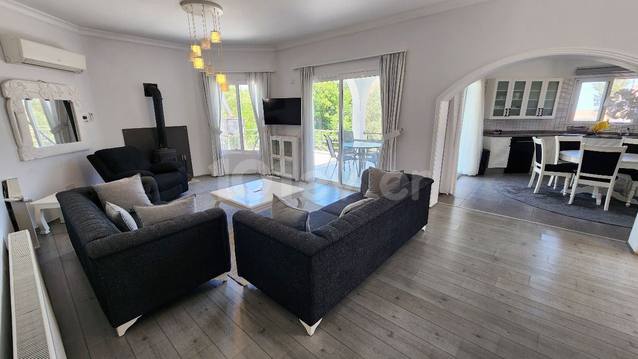 4-Bedroom Villa in Alsancak, Kyrenia