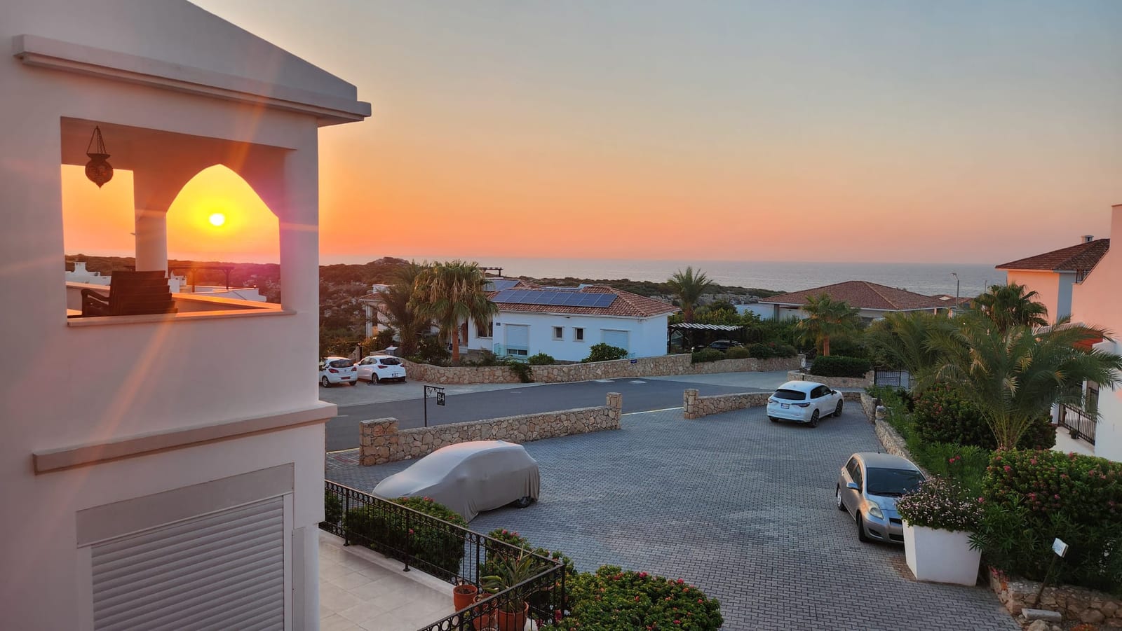 Möbliertes Penthouse mit 3 Schlafzimmern und 100 m² Terrasse in Esentepe
