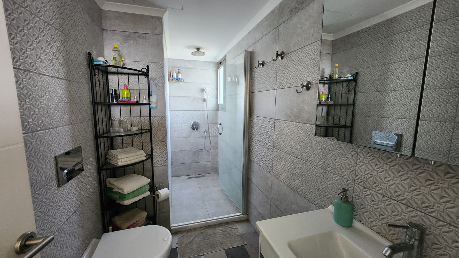 Möbliertes Penthouse mit 3 Schlafzimmern und 100 m² Terrasse in Esentepe